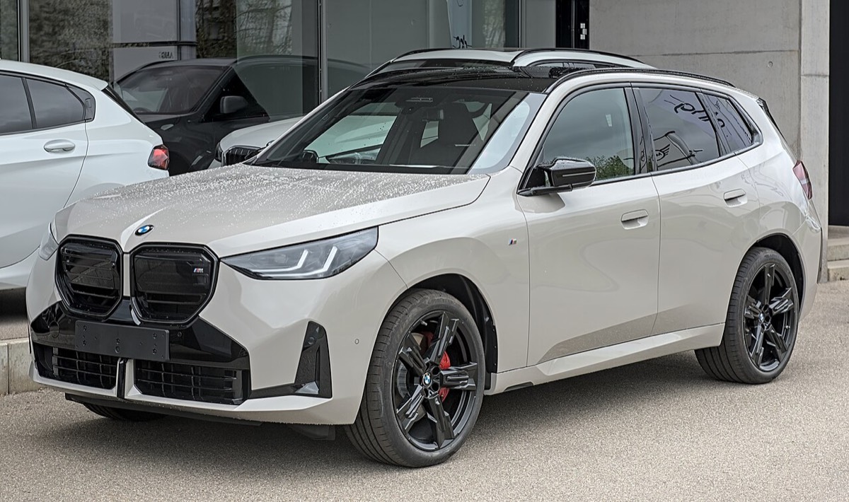 BMW X3, front three-quarter view