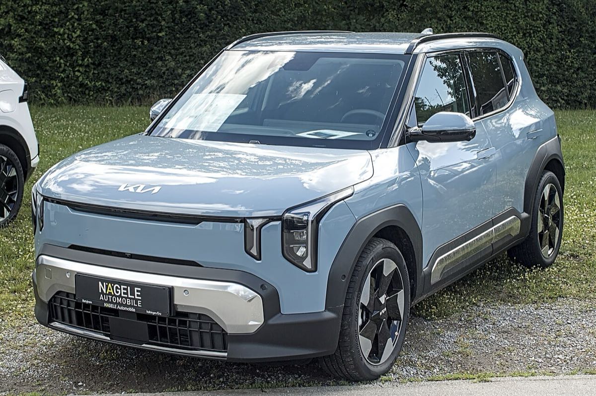 Kia EV2, front three-quarter view