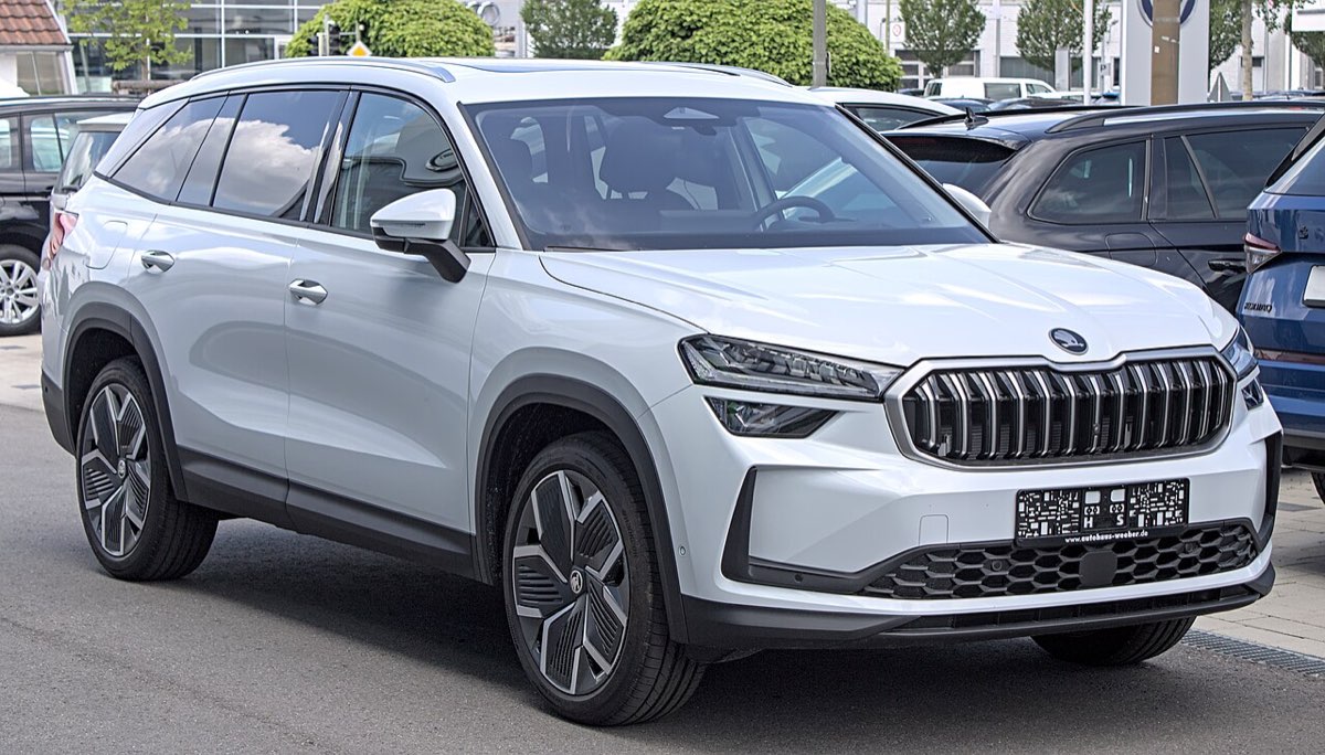 Škoda Kodiaq, schuin voor