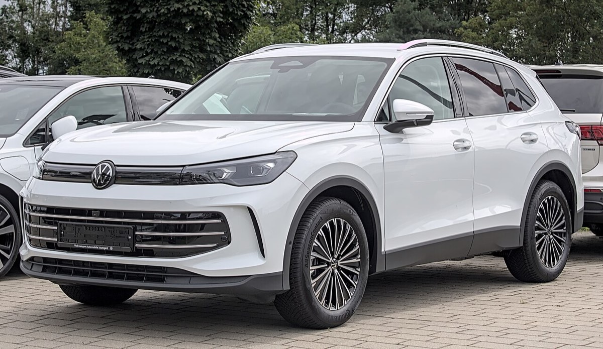 Volkswagen Tiguan, schuin voor